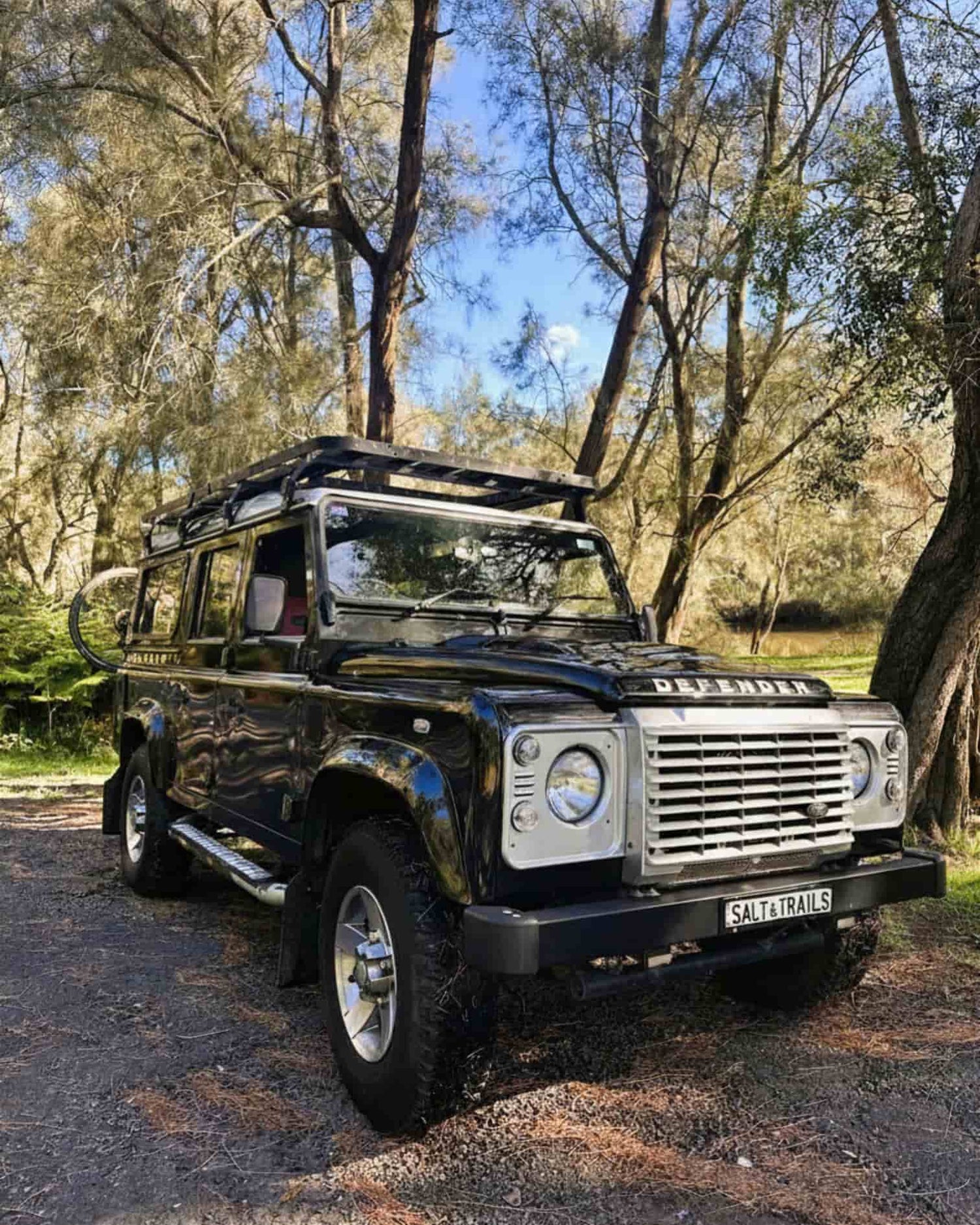 Classic Land Rover Defender used on Salt & Trails day journeys on Sydney's Northern Beaches